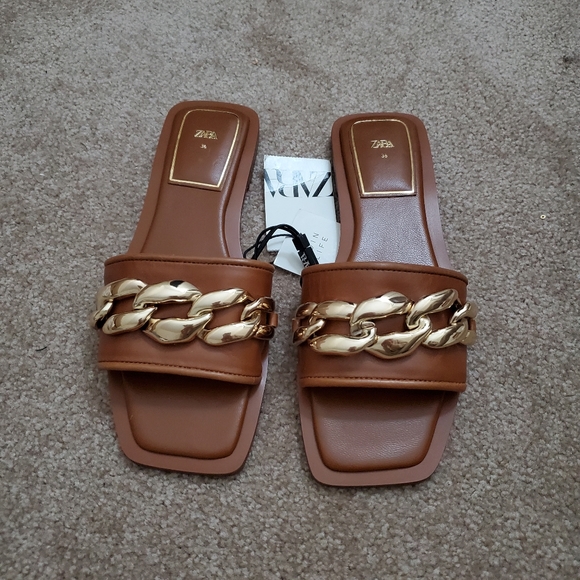 Zara* Flat Leather Sandal with Chunky Chain - Picture 6 of 6